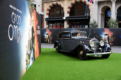 La voiture de la série Good Omens World Premiere 
Odéon Luxe Leicester Square London 
28/05/2019